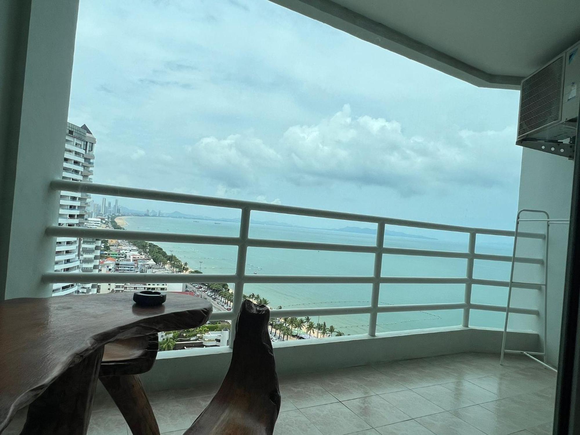 Viewtalay Beachfront By Nd อพาร์ทเม้น *